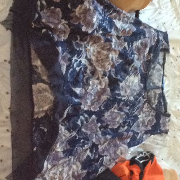 Simply Vera Hi-Lo Floral Top Size XL - Picture 4 of 4